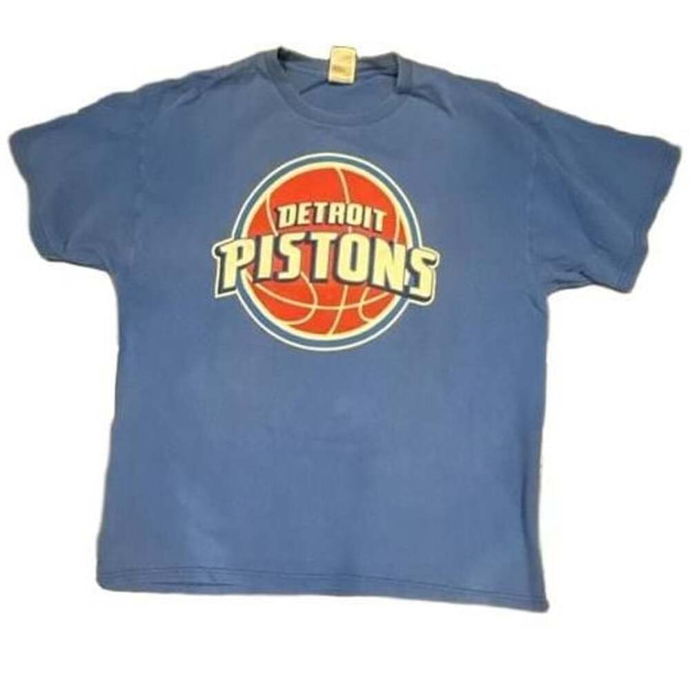 Fruit of the Loom Detroit Pistons Size XL 2005-06 Roster T-Shirt